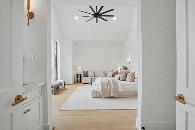 705 Walton Street, Houston, TX 77009