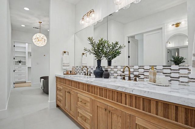 705 Walton Street, Houston, TX 77009