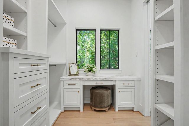 705 Walton Street, Houston, TX 77009