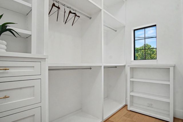 705 Walton Street, Houston, TX 77009