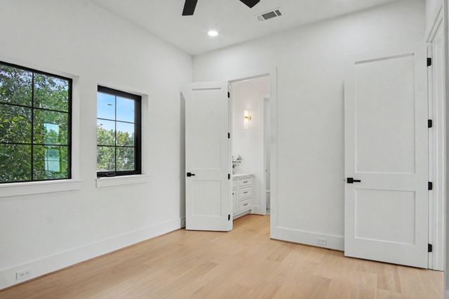 705 Walton Street, Houston, TX 77009