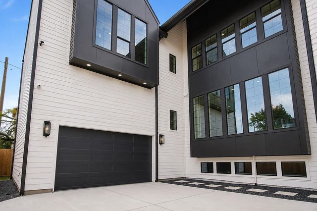 705 Walton Street, Houston, TX 77009