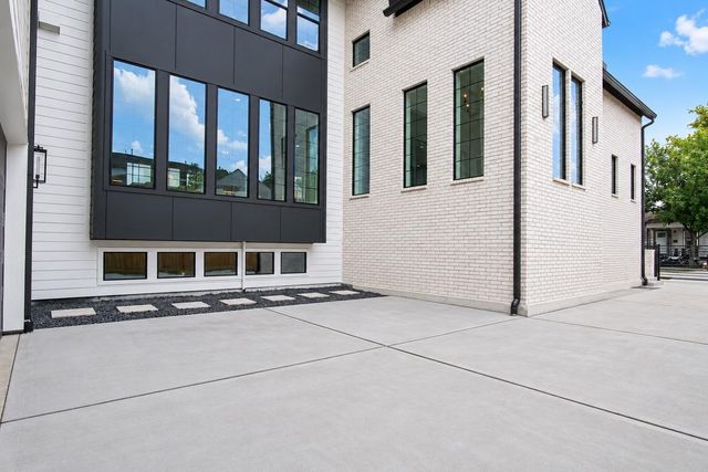 705 Walton Street, Houston, TX 77009