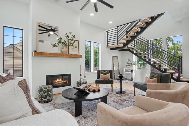 705 Walton Street, Houston, TX 77009