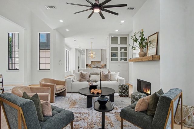 705 Walton Street, Houston, TX 77009