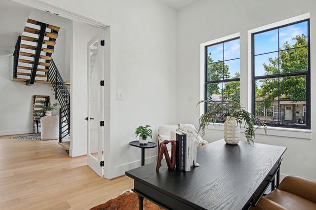 705 Walton Street, Houston, TX 77009