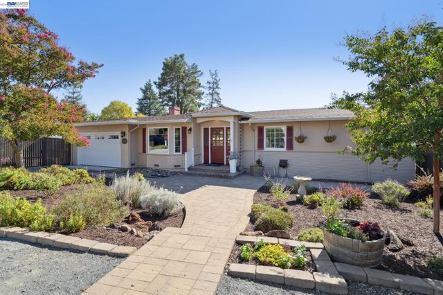 682 Jennie Ct, Lafayette, CA 94549