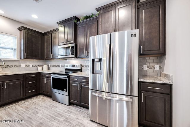 230 Willow Point Circle, Savannah, GA 31407