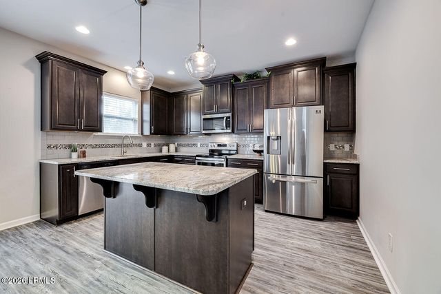 230 Willow Point Circle, Savannah, GA 31407