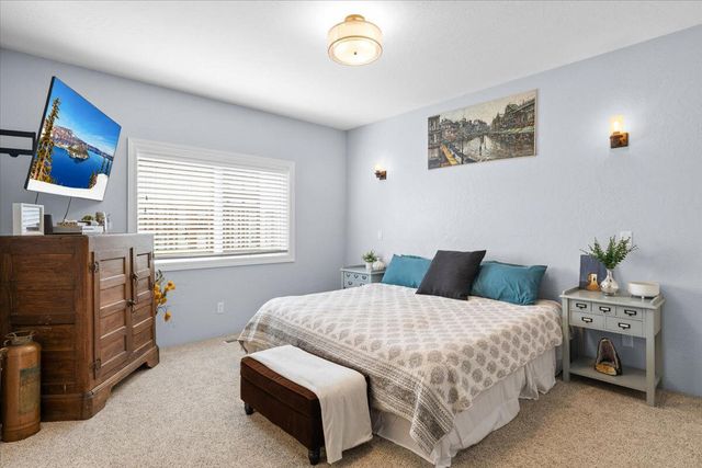 1019 Rustler Peak Street, Medford, OR 97502