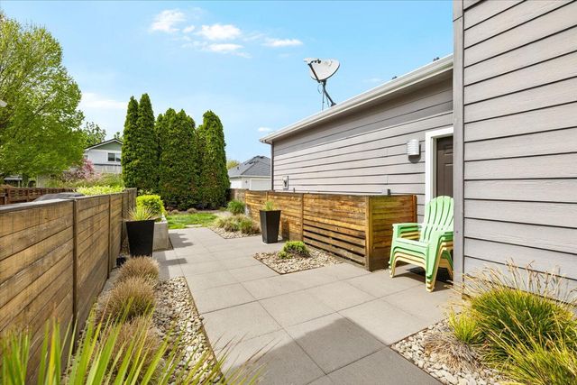 1019 Rustler Peak Street, Medford, OR 97502
