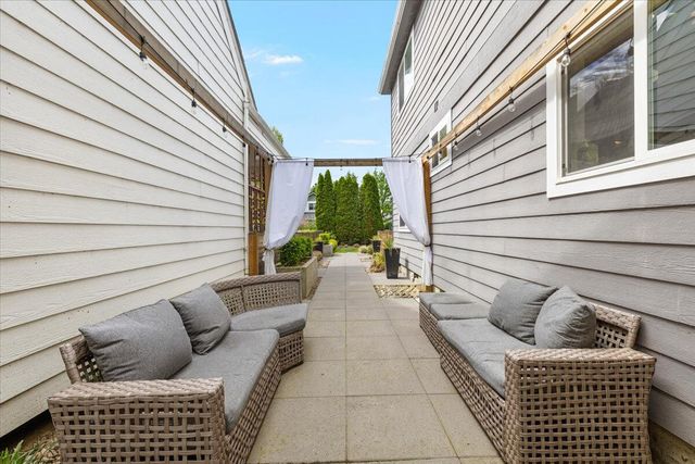 1019 Rustler Peak Street, Medford, OR 97502