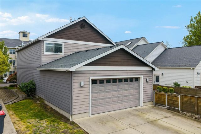 1019 Rustler Peak Street, Medford, OR 97502
