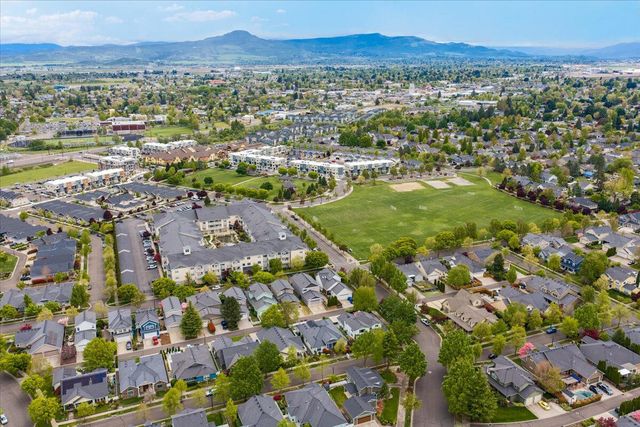 1019 Rustler Peak Street, Medford, OR 97502