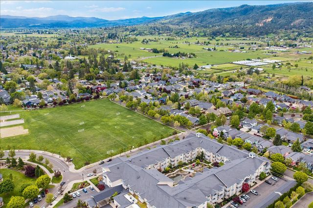 1019 Rustler Peak Street, Medford, OR 97502