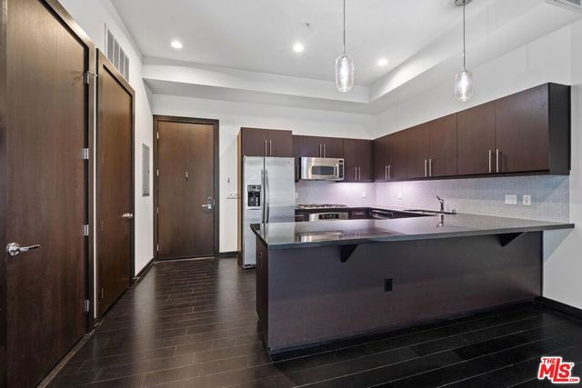 655 S Hope Street 1006, Los Angeles, CA 90017