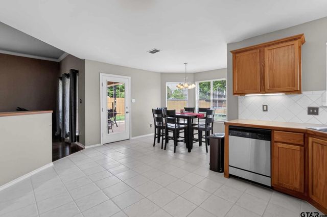 5746 Mustang Trail, Tyler, TX 75707
