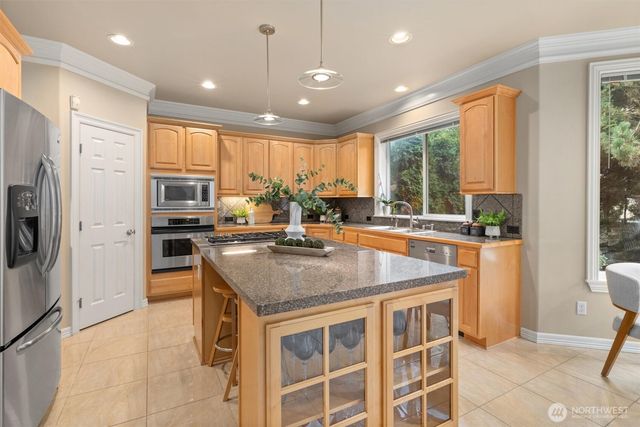 13804 SE 76th Place, Newcastle, WA 98059