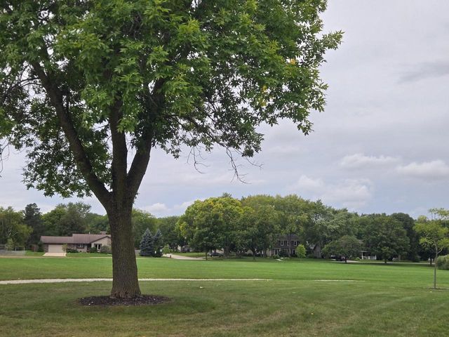 14800 W Fenway DRIVE, New Berlin, WI 53151