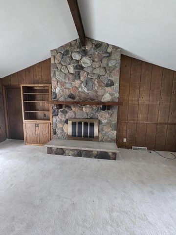 14800 W Fenway DRIVE, New Berlin, WI 53151