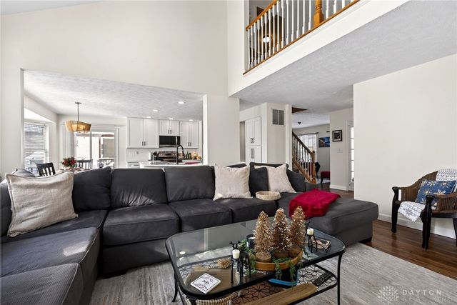 7 W Long Meadow Drive, Springboro, OH 45066