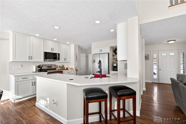 7 W Long Meadow Drive, Springboro, OH 45066