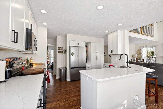 7 W Long Meadow Drive, Springboro, OH 45066