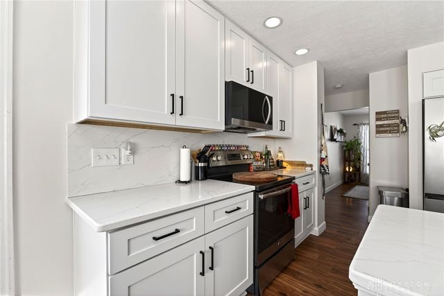 7 W Long Meadow Drive, Springboro, OH 45066