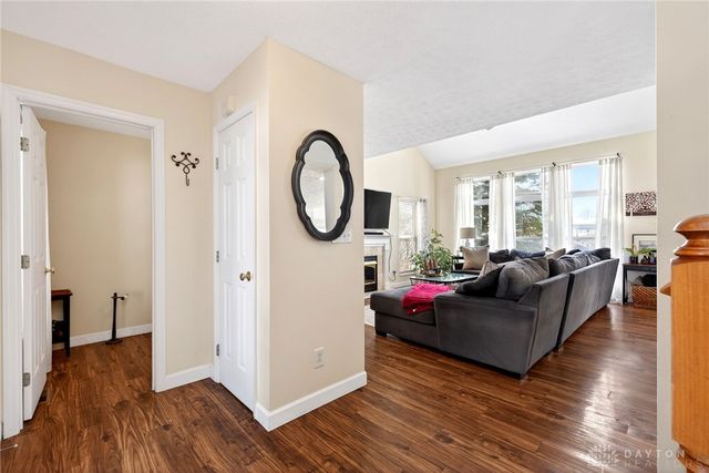 7 W Long Meadow Drive, Springboro, OH 45066