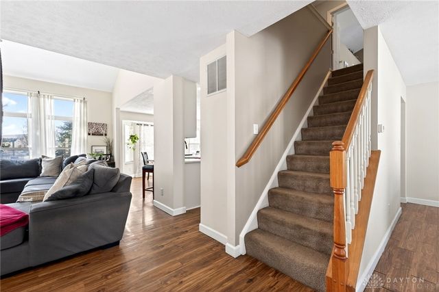 7 W Long Meadow Drive, Springboro, OH 45066