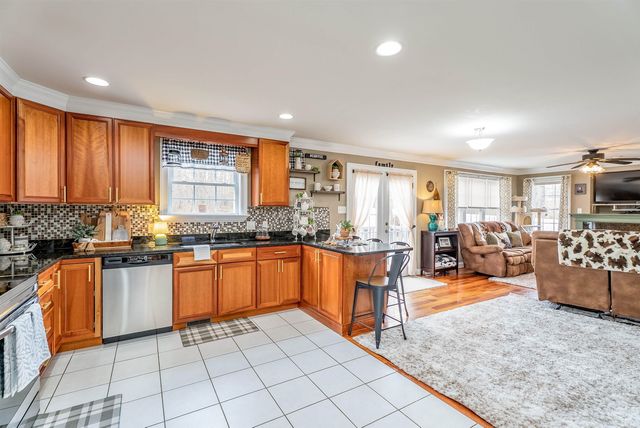 406 WOODLAND DR, Luray, VA 22835