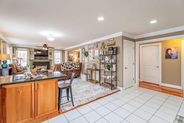 406 WOODLAND DR, Luray, VA 22835