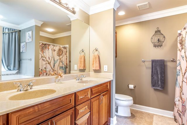 406 WOODLAND DR, Luray, VA 22835