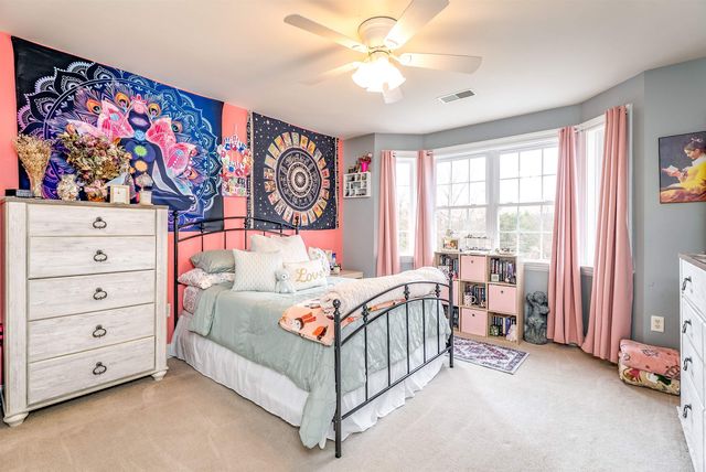 406 WOODLAND DR, Luray, VA 22835