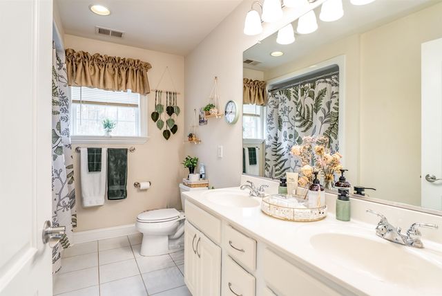 406 WOODLAND DR, Luray, VA 22835