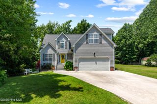 902 Charleston Place, Sneads Ferry, NC 28460