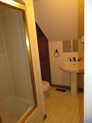 3809 South Chapel Hill Road, Decatur, AL 35603