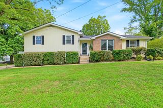 7220 Belle Chasse Dr, Nashville, TN 37221