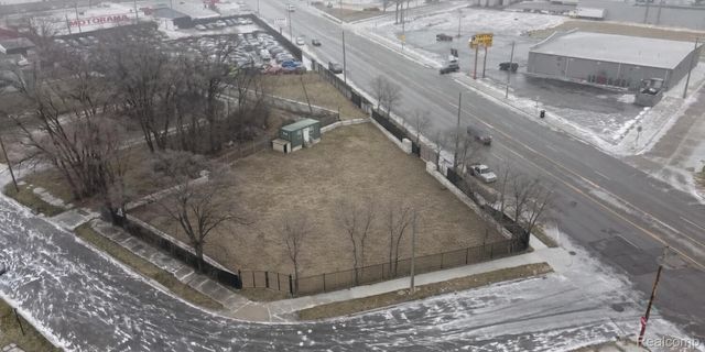 6474 W Warren Avenue, Detroit, MI 48210