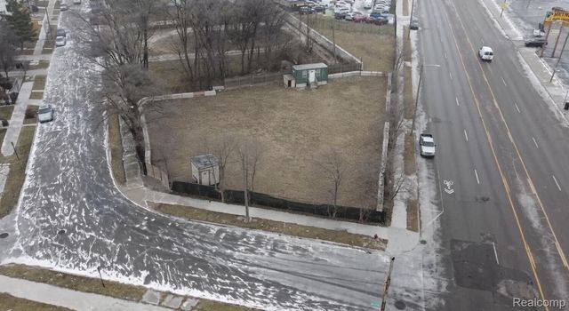 6474 W Warren Avenue, Detroit, MI 48210