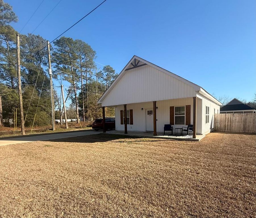 226 Loveless, Hartford, AL 36344