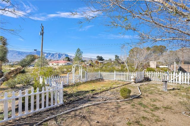 31420 Rabbit Springs Lane, Lucerne Valley, CA 92356