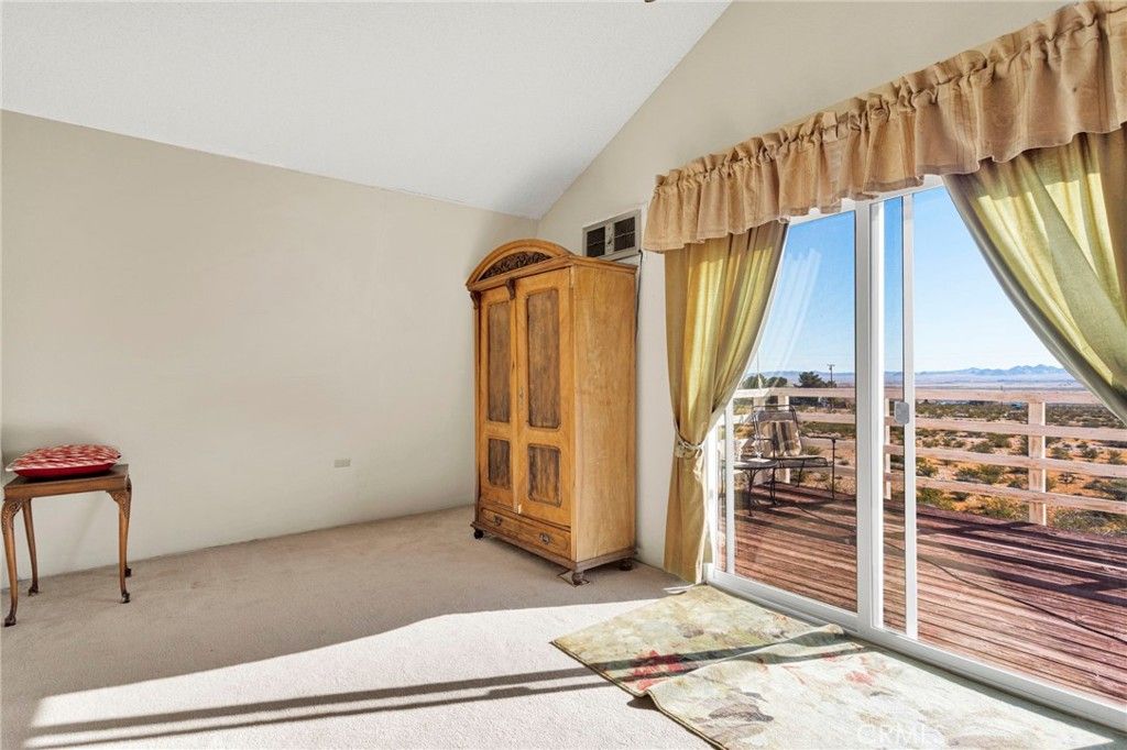 Image 21 of property listing at 31420 Rabbit Springs Lane, Lucerne Valley, CA 92356