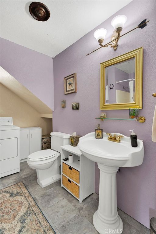 Image 28 of property listing at 31420 Rabbit Springs Lane, Lucerne Valley, CA 92356