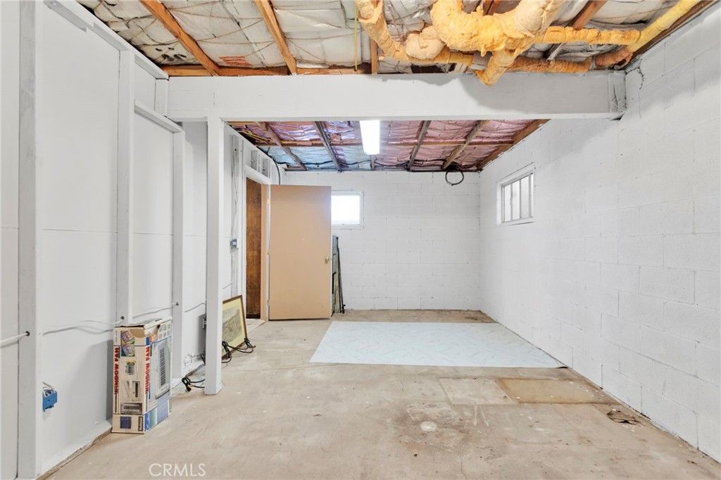 Image 40 of property listing at 31420 Rabbit Springs Lane, Lucerne Valley, CA 92356