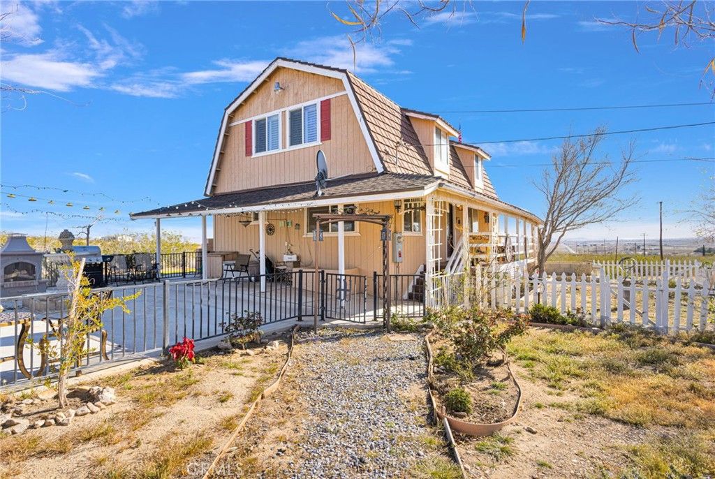 Image 64 of property listing at 31420 Rabbit Springs Lane, Lucerne Valley, CA 92356