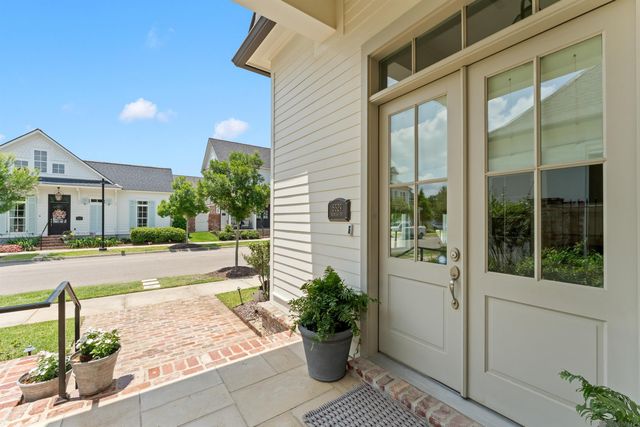 5329 Mimosa St, Baton Rouge, LA 70808