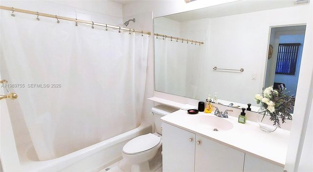 10710 NW 66th St 202, Doral, FL 33178