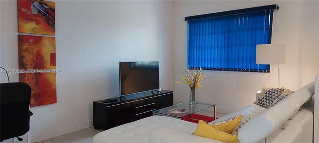 10710 NW 66th St 202, Doral, FL 33178