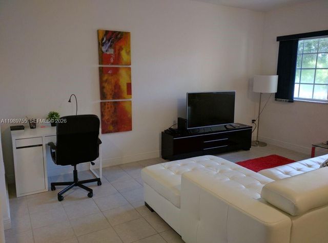 10710 NW 66th St 202, Doral, FL 33178